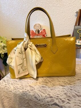 LOUIS VUITTON MonogramVernis Wilshere PM Bag
Tote Bag Hand Bag